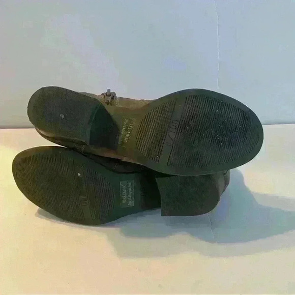 Unisa Women’s Ankle Boot Size 7.5 Taupe Side Zip Buckle Accent. - Picture 3 of 14